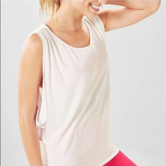 Fabletics Open Back Grey Athletic Workout Gym Sleeveless Lightweight Shirt - Picture 2 of 13